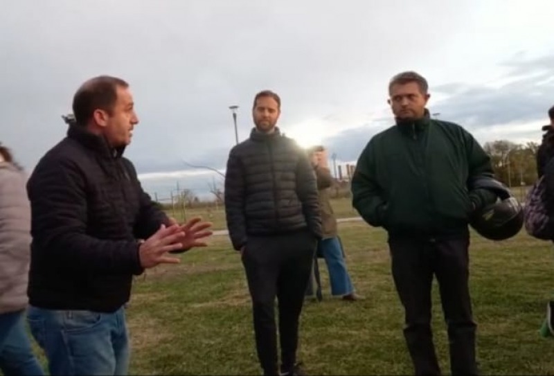 En Sierras Bayas hubo reclamos a funcionarios por terrenos